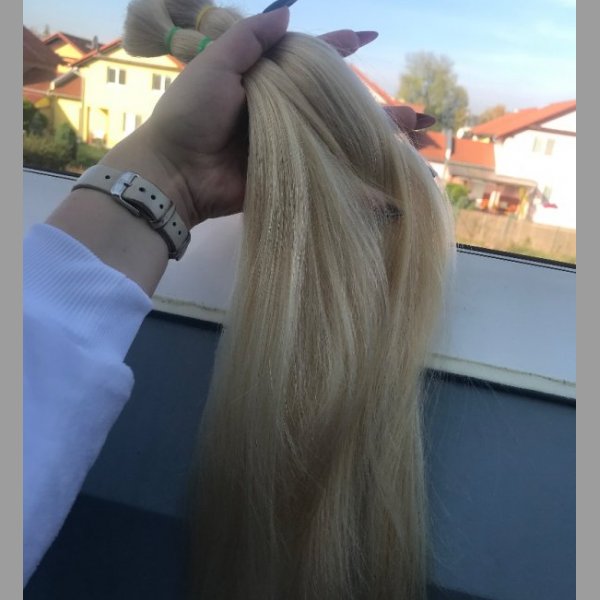 Krásné evropské blond vlasy